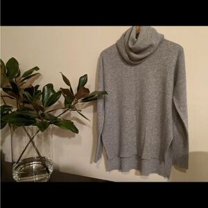 DVF cashmere oversize sweater. SO Soft. Like new, size small.